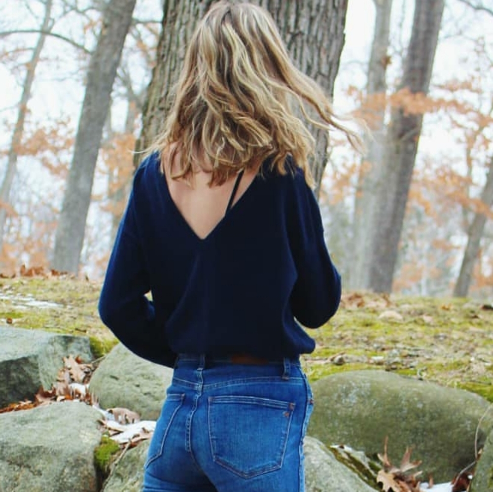 Navy open-back Sweater